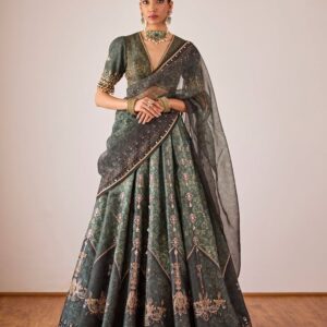 Home designer gown set